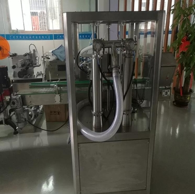 آلة تعبئة سائل التجميل PLC بمحرك مؤازر برأسين لزجاجة زجاجية